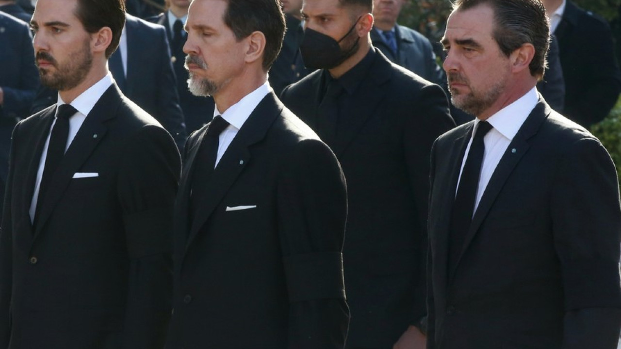 Προσφυγή καθηγητή του ΕΚΠΑ στο ΣτΕ: Ζητά να αφαιρεθεί το επίθετο «Ντε Γκρες» και η ιθαγένεια