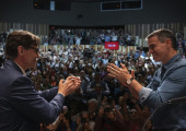 Οι Σοσιαλιστές του Σάντσεθ επιδιώκουν τη νίκη στις περιφερειακές εκλογές στην Καταλονία  