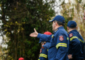 Πατέρας και γιος εγκλωβίστηκαν σε χαράδρα στο φαράγγι της Νέδας- Σε εξέλιξη επιχείρηση διάσωσης Πατέρας με τον ανήλικο γιο του, έπεσαν σε χαράδρα στο φαράγγι της Νέδας
