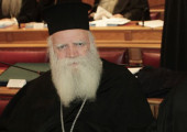 Ο Μητροπολίτης Κυθήρων δωρίζει την αύξηση του σε ανθρώπους που έχουν ανάγκη