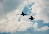 F16