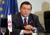 Καρατζαφέρης 
