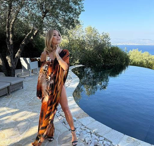 Καλοκαιρινή απόδραση στην Ελλάδα για την Amanda Holden