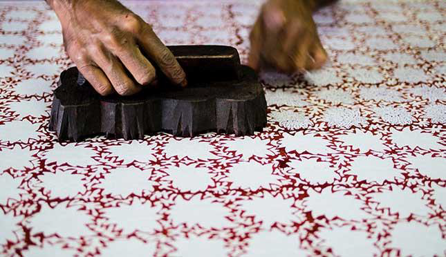 Stamping method with wooden dies