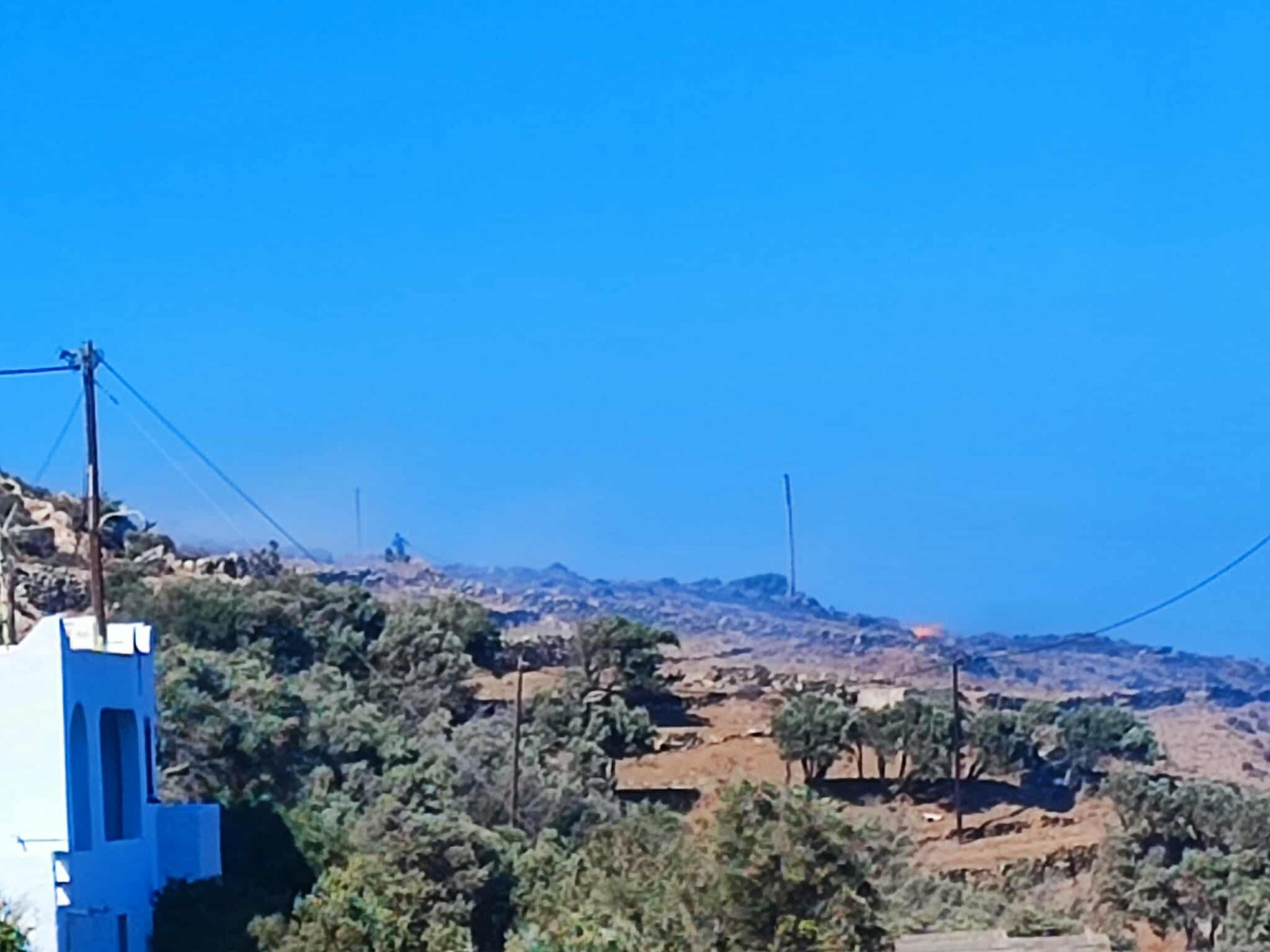 Φωτιά στην Τήνο | ΣΚΑΪ Φωτιά στην Τήνο | ΣΚΑΪ