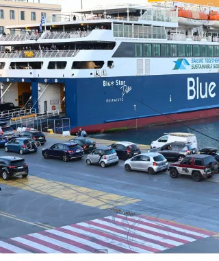 Πώς θα μεταφέρονται τα οχήματα εναλλακτικών καυσίμων με τα πλοία - Οδηγίες από το υπ. Ναυτιλίας
