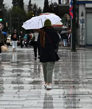 Καιρός σήμερα: Καταιγίδες πιθανόν κατά τόπους ισχυρές