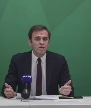 Μάντζος - ΠΑΣΟΚ: Θέματα εθνικού συμφέροντος, δεν μπορούν να είναι αντικείμενο κλειστών συζητήσεων ερήμην της Ελλάδας