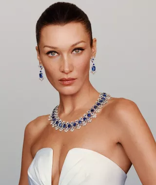 Το slip dress της Bella Hadid αποδεικνύει πως τα νυχτικά δεν είναι μόνο για ύπνο