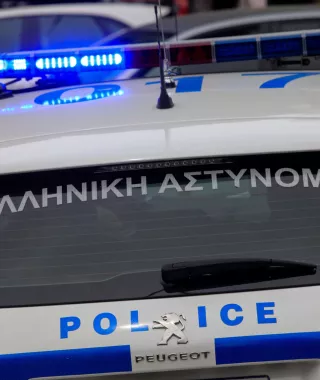 Μητέρα εξανάγκαζε την ανήλικη κόρη της σε γενετήσιες πράξεις - Παρακολουθούσε 56χρονος από το κινητό
