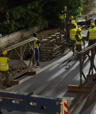 Τοποθέτηση πεζογέφυρας από υλικό Bailey στον Δήμο Νέας Φιλαδέλφειας-Νέας Χαλκηδόνας, από τις Ένοπλες Δυνάμεις