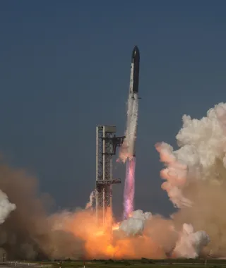 Από την εκτόξευση στην προσγείωση – Η SpaceX δείχνει πόσο εύθραυστη είναι η «έκρηξη» της AI
