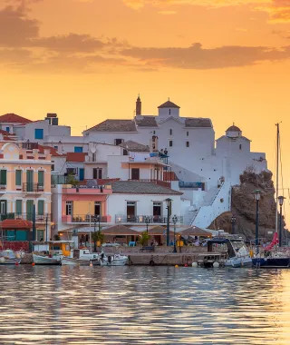 Σκόπελος: 10 must γεύσεις και 10 μέρη για να τις δοκιμάσεις