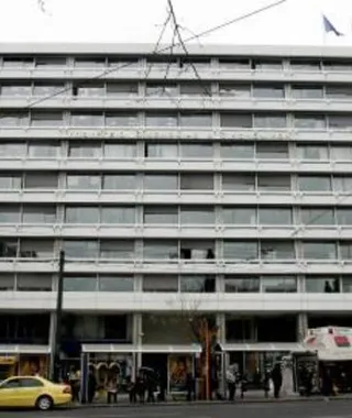 Greece targets Eurozone debt ranking shift with early repayments