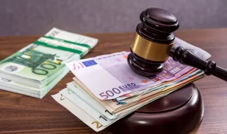 Bloomberg: Η Ελλάδα προσέφυγε σε βρετανικό δικαστήριο για τα «warrants» με ρήτρα το ΑΕΠ
