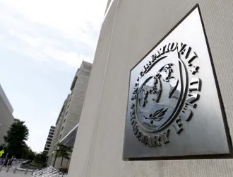 ΔΝΤ: Το δημόσιο χρέος της ΕΕ μπορεί να φτάσει στο 130% του ΑΕΠ το 2040 - Αντίθετη πορεία για την Ελλάδα