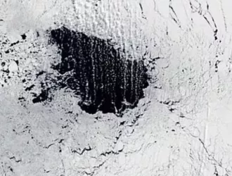 Ερευνητές έλυσαν το μυστήριο της γιγάντιας τρύπας στην Ανταρκτική - Πώς σχηματίστηκε