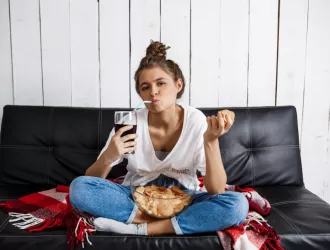 5 ταινίες που πρέπει να δεις στο Netflix τον Αύγουστο για να ξεχάσεις τη ζέστη