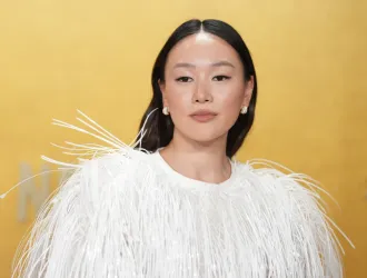 Yerin Ha, σταρ του "Bridgerton": Γιατί είναι το νέο fashion icon που αξίζει να παρακολουθούμε