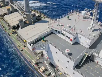 Διάσωση στη Ρόδο: Super Puma της ΠΑ απομάκρυνε άτομο από πλοίο - Δείτε το εντυπωσιακό βίντεο