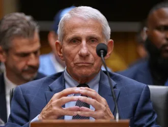 Δρ. Φάουτσι: «Επικαλέστηκε την Πέμπτη Τροπολογία και αρνήθηκε να καταθέσει για την προέλευση του Covid-19»