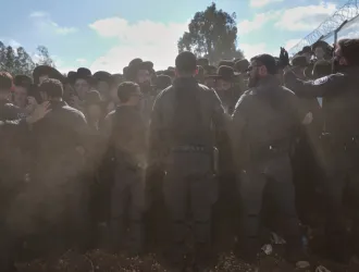 Ιερουσαλήμ: Υπερορθόδοξοι επιτέθηκαν σε στρατιώτες του IDF και αστυνομικούς – Νέα ένταση για τη στράτευση των Χαρεντί