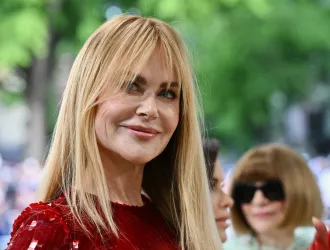 Η Nicole Kidman βρήκε τον πιο κομψό fashion συνδυασμό για να ταξιδεύει στις διακοπές