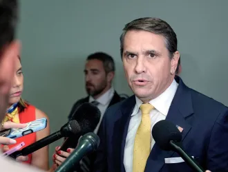 ΗΠΑ: Δύο Ρεπουμπλικάνοι γερουσιαστές ήραν τις επιφυλάξεις τους για τον διορισμό του Τοντ Μπλανς