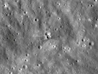 Εικόνες της NASA αποκαλύπτουν τον κρατήρα που άφησε η συντριβή πυραύλου της SpaceX στη Σελήνη