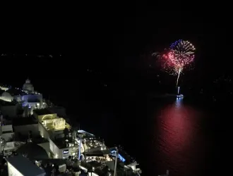 Η Σαντορίνη παραμένει ισχυρός τουριστικός προορισμός – Πολιτισμός και νέες αγορές στο σχέδιο