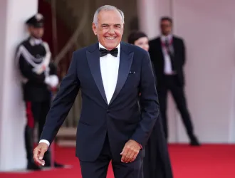 Δεν αλλάζεις μία επιτυχημένη συνταγή: Ο Αλμπέρτο Μπαρμπέρα παραμένει επικεφαλής του Φεστιβάλ της Βενετίας