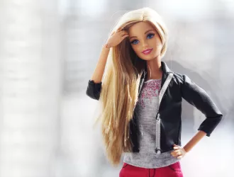 Σαν σήμερα 9 Μαρτίου: «Γεννιέται» η Barbie 