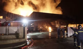 Από πρόθεση κρίθηκε ότι μπήκε η φωτιά στο εργοστάσιο τροφίμων της Λαμίας