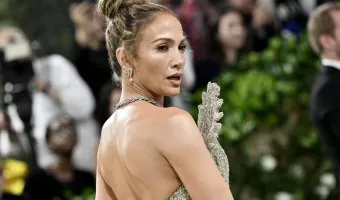 H Jennifer Lopez 