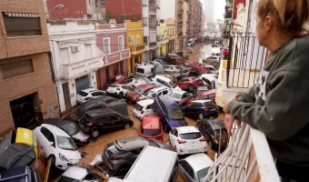 Πλημμύρες στη Βαλένθια: Εικόνες αποκάλυψης από τις ξαφνικές, φονικές πλημμύρες 