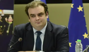 Le Point για Πιερρακάκη: «Ο Έλληνας που θέλει να ξυπνήσει την Ευρώπη»
