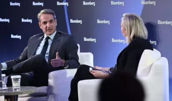 Μητσοτάκης σε εκδήλωση Bloomberg:  «Έχουμε μία άνετη σταθερή πλειοψηφία - Εκλογές το 2027» - Τι είπε για τη διαγραφή Σαμαρά