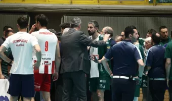 Παναθηναϊκός-Ολυμπιακός: Ένταση ανάμεσα στους δύο πάγκους και ολιγόλεπτη διακοπή