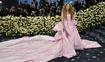 Shakira... Reuters: Έδωσε «στην ψύχρα» την εγκυμοσύνη της Rihanna στα μίντια