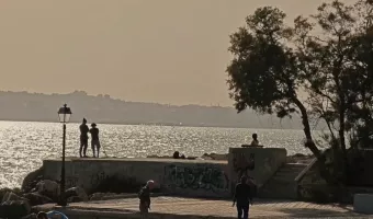 Βίντεο: Αυξημένες συγκεντρώσεις σκόνης στην ατμόσφαιρα - Πλάνα από Λυκαβηττό, Φάληρο
