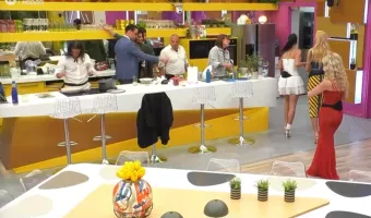 Big Brother- ΣΚΑΪ: Η είσοδος της Διονυσίας στο παιχνίδι και τα «καρφιά» της Ζωής