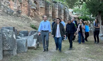 Μενδώνη