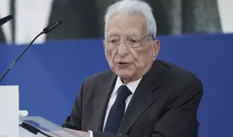 πετρος μολυβιατης