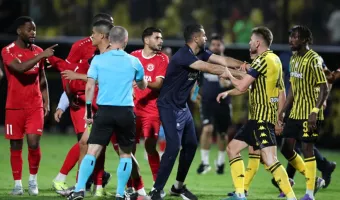 Αποδοκιμασίες και μεγάλη ένταση μεταξύ παικτών μετά τη λήξη του Άρης-Αράζ