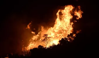 Φωτιά: Πολυμέτωπη μάχη με τις φλόγες στην Κερατέα