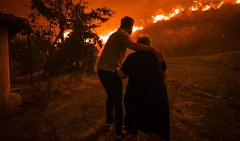 Πυρκαγιές: Ολονύχτια μάχη σε Ανατολική Αττική και Ηλεία  