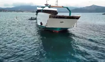Φέρι μποτ προσάραξε σε ξέρα στα Νέα Στύρα