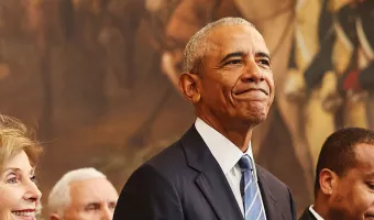 Μπαράκ Ομπάμα χαμογελαστός