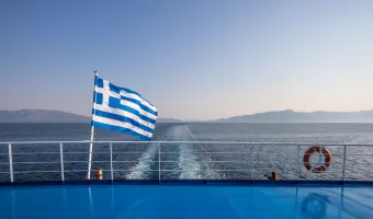 Ελληνική σημαία σε πλοίο