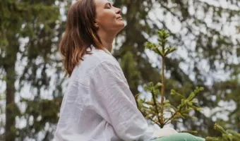 Διάσημος ογκολόγος μοιράζεται τους 6 απλούς κανόνες του για υγιή ζωή